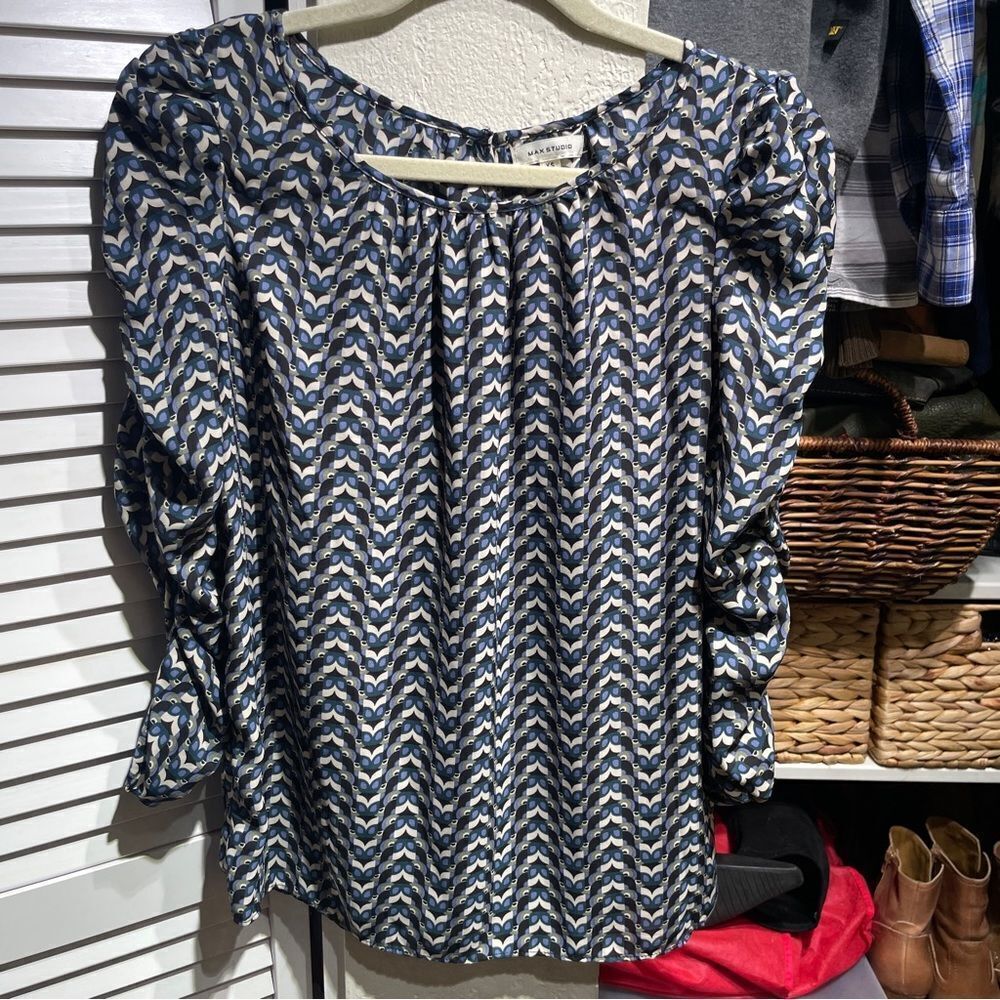 NWOT Max Studio Blouse